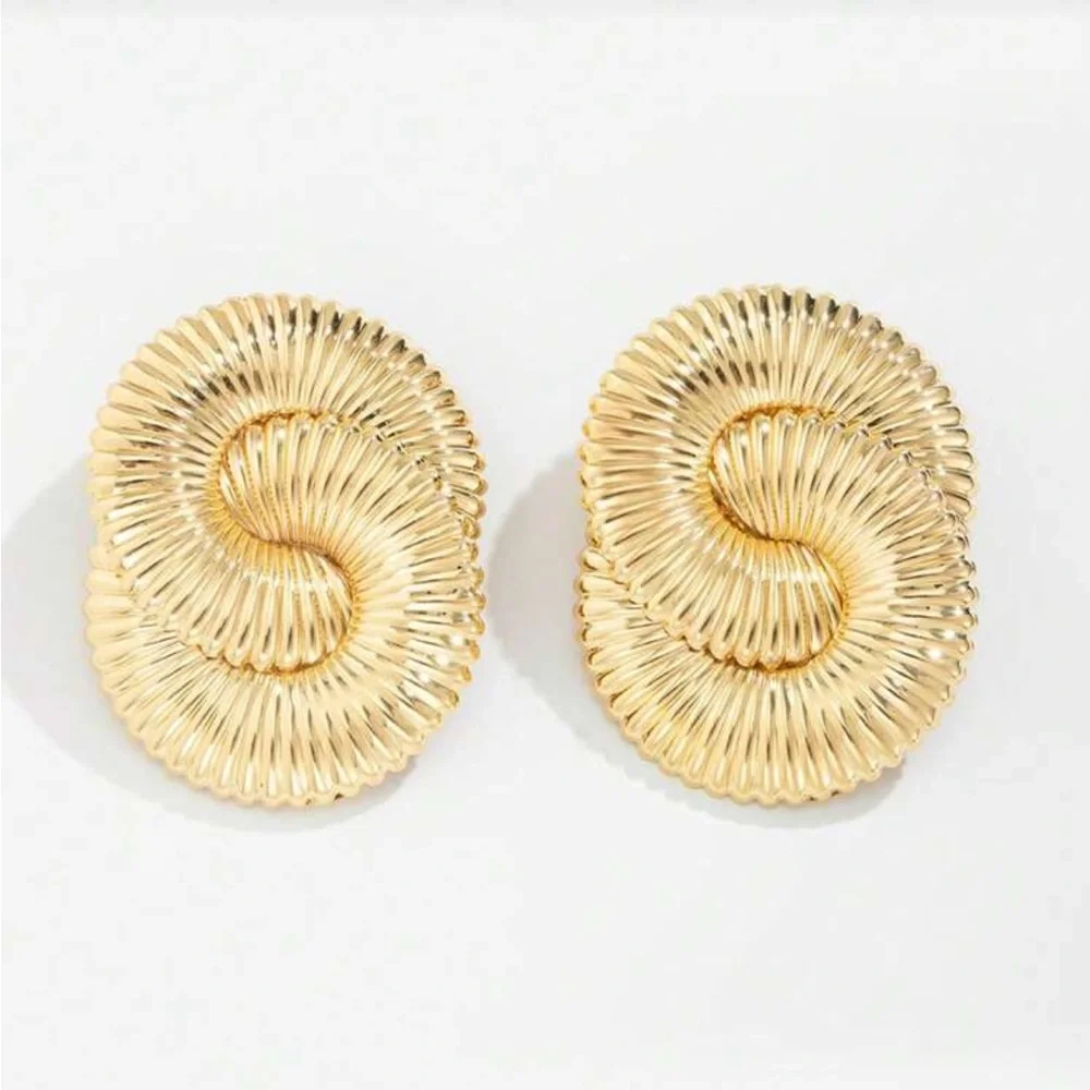 New! Gold Statement Earrings (3003) NWOT